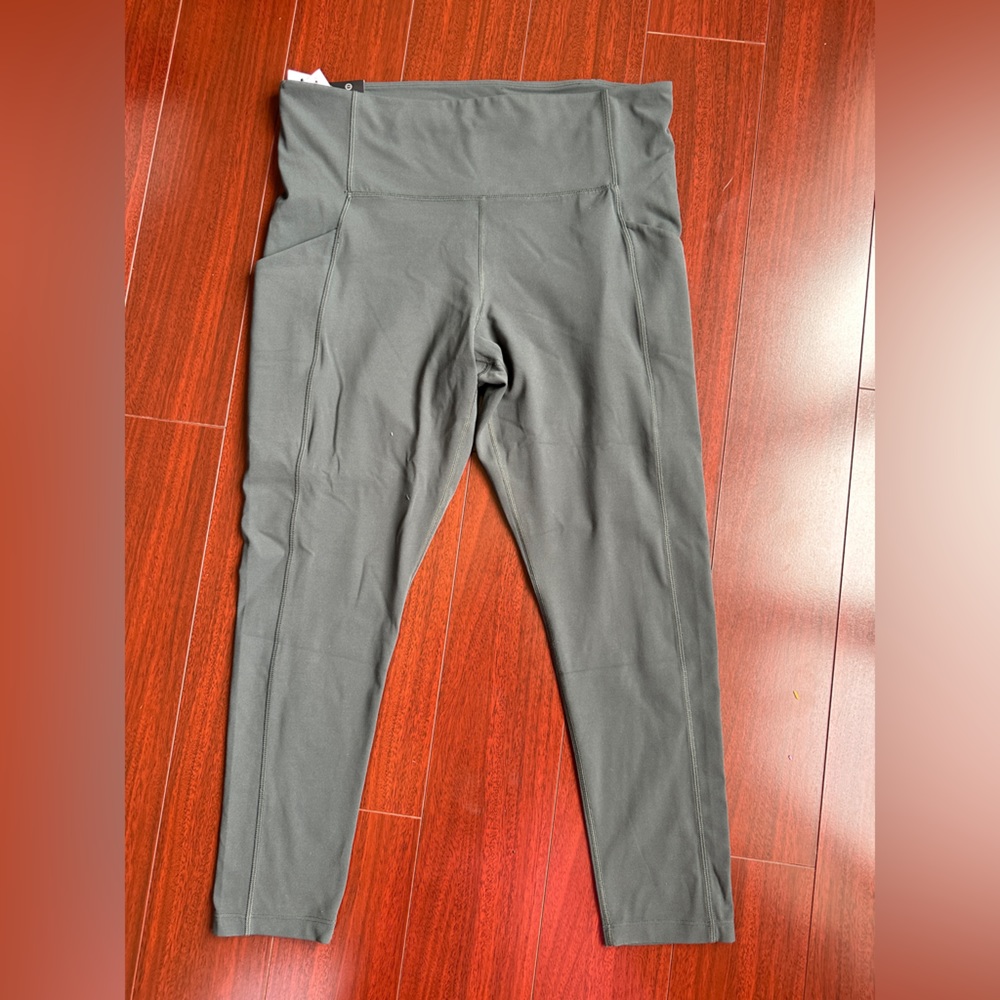 Aritzia leggings with tags